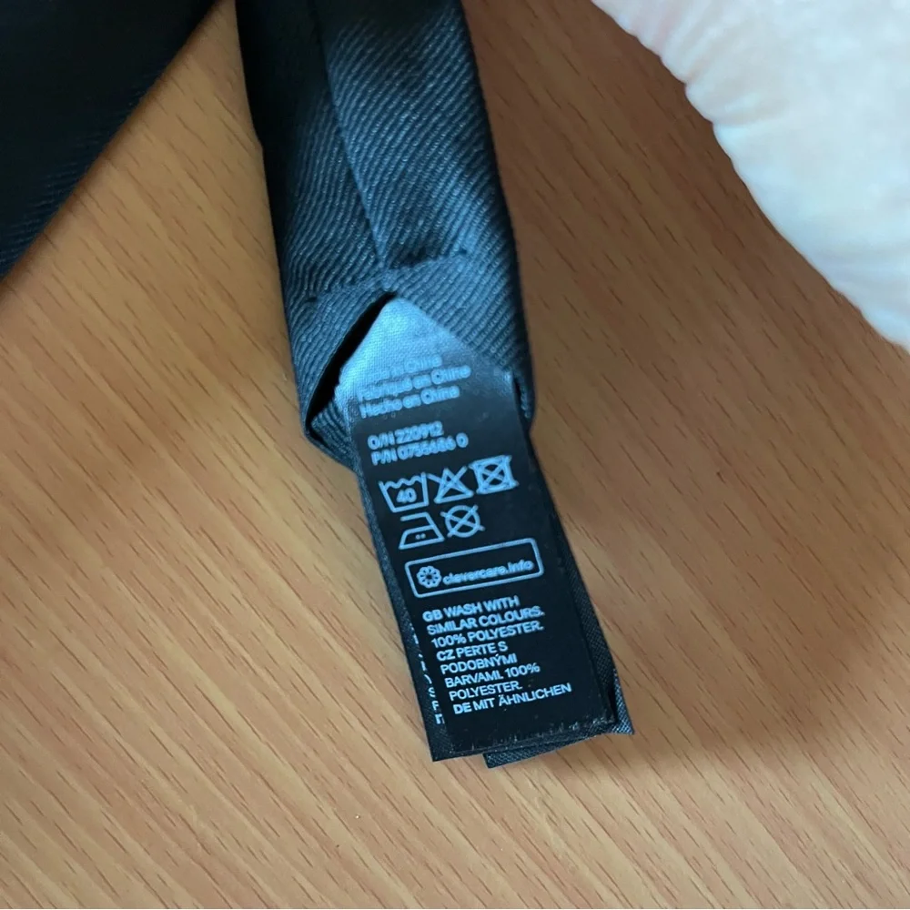 H&M Solid Black Kids Tie Elastic on Neck 12